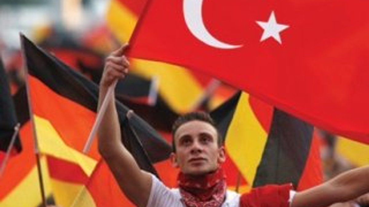 Dünyada 3 milyona yakın Türk göçmen statüsünde