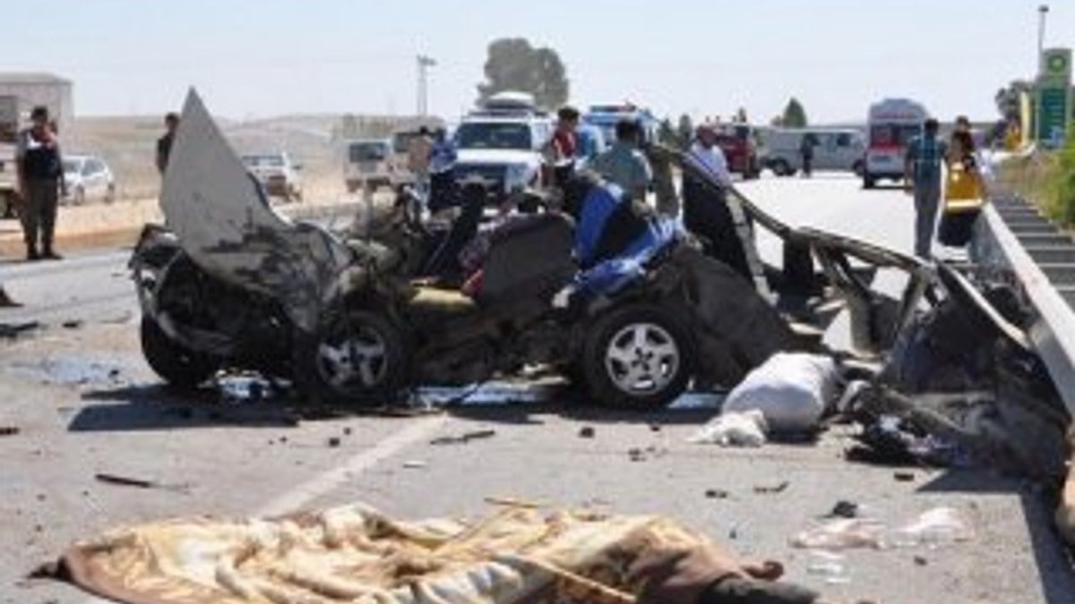 Yozgat'ta kamyonla otomobil çarpıştı: 5 ölü