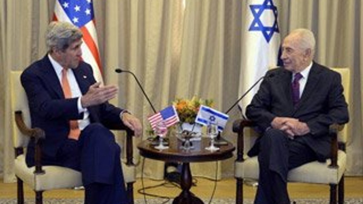 John Kerry İsrail'de Peres'le görüştü