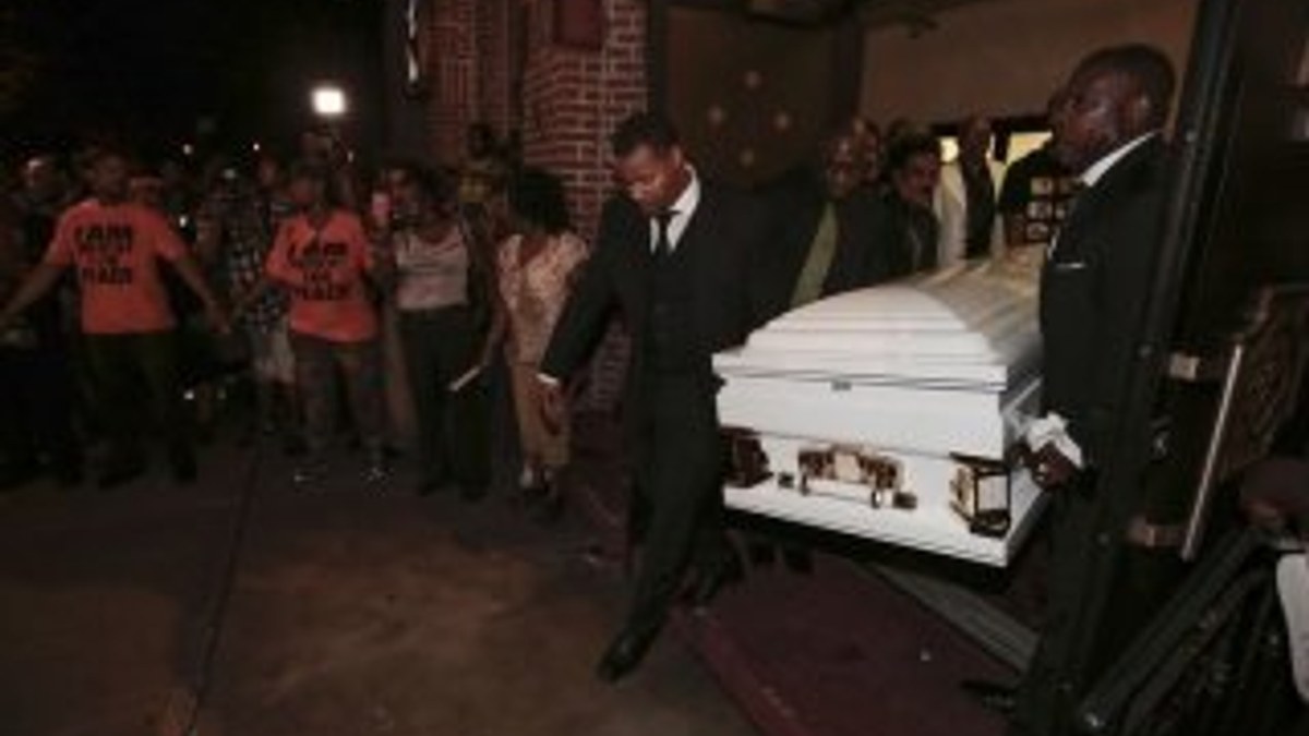 New York'ta boğularak öldürülen Garner'ın cenazesi