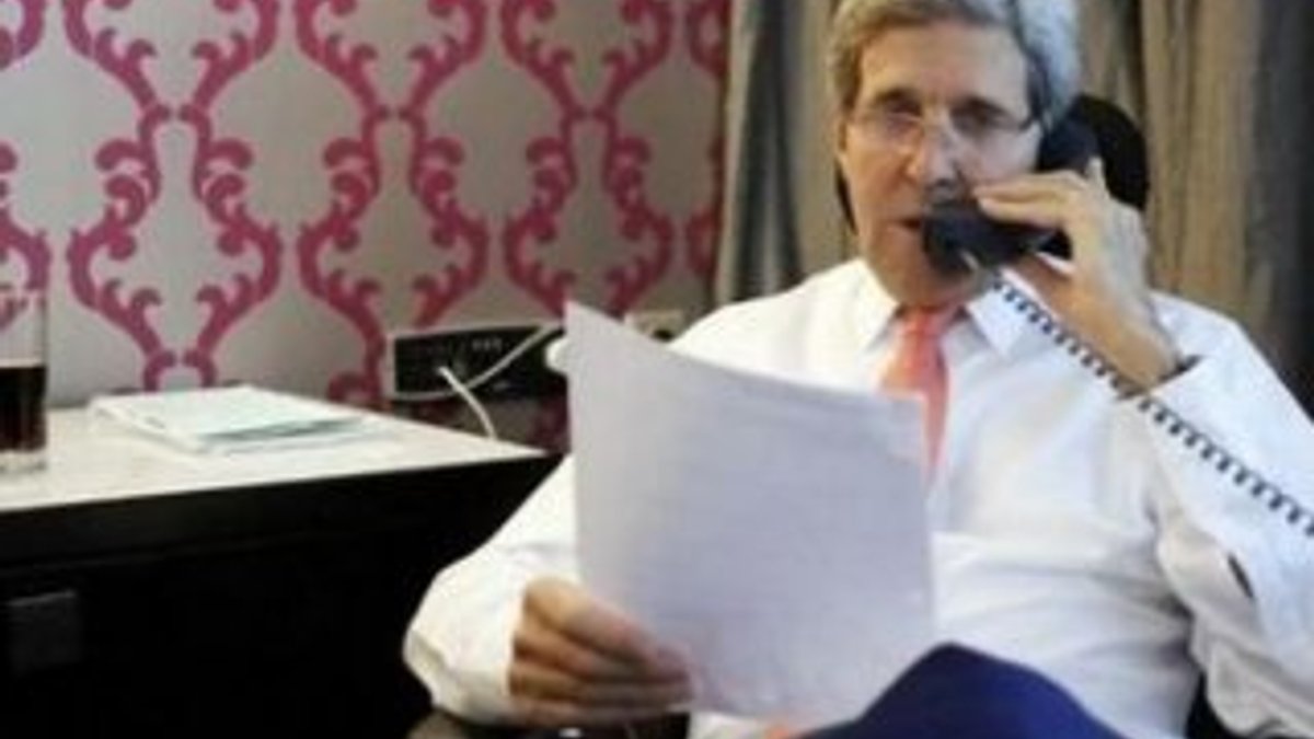 John Kerry: Burada birisi bir oyun oynuyor