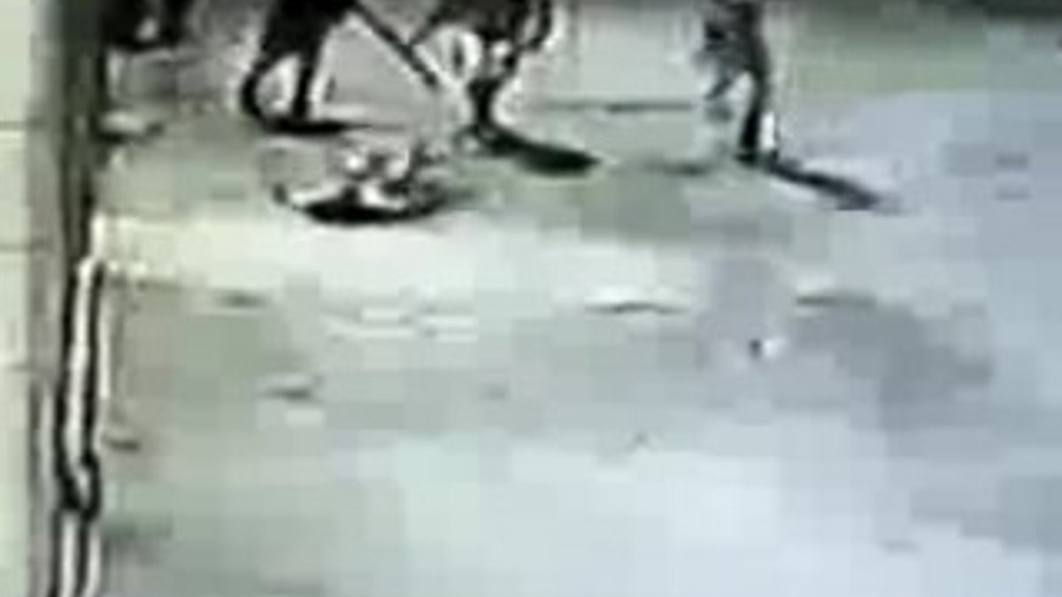 Brezilya'da palalı sokak kavgası İZLE