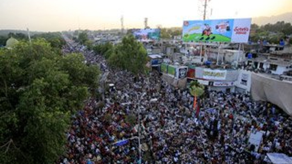 Pakistan'da muhaliflerden hükümete son çağrı