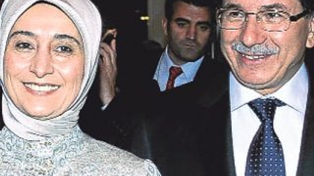 Sare Davutoğlu kimdir