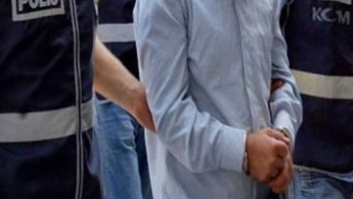 İzmir'de 6 polis tutuklandı