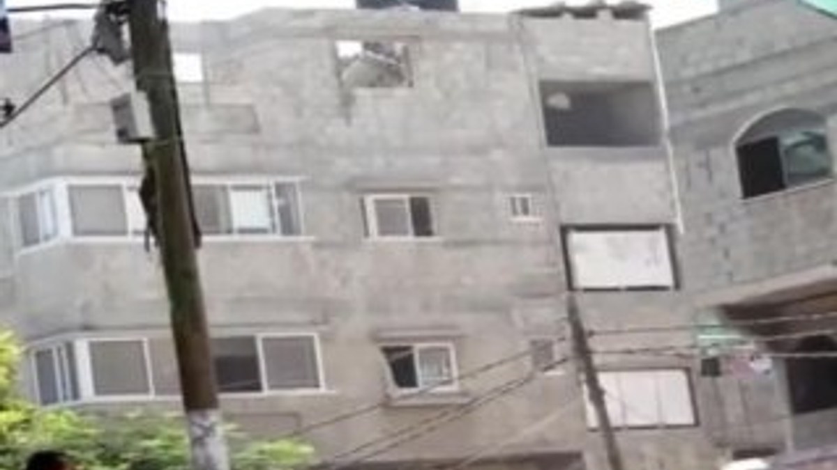 İsrail'in binayı havaya uçurduğu an İZLE