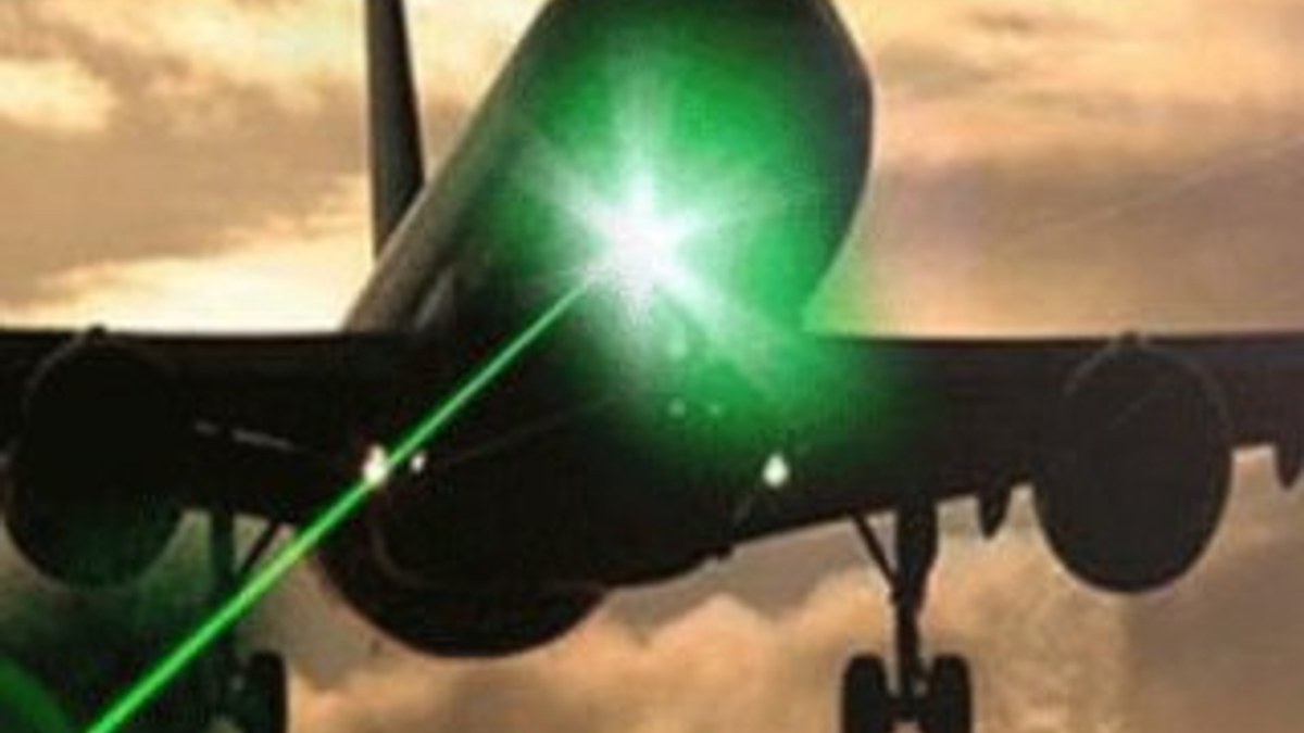 Uçaklara lazer tutana para cezası