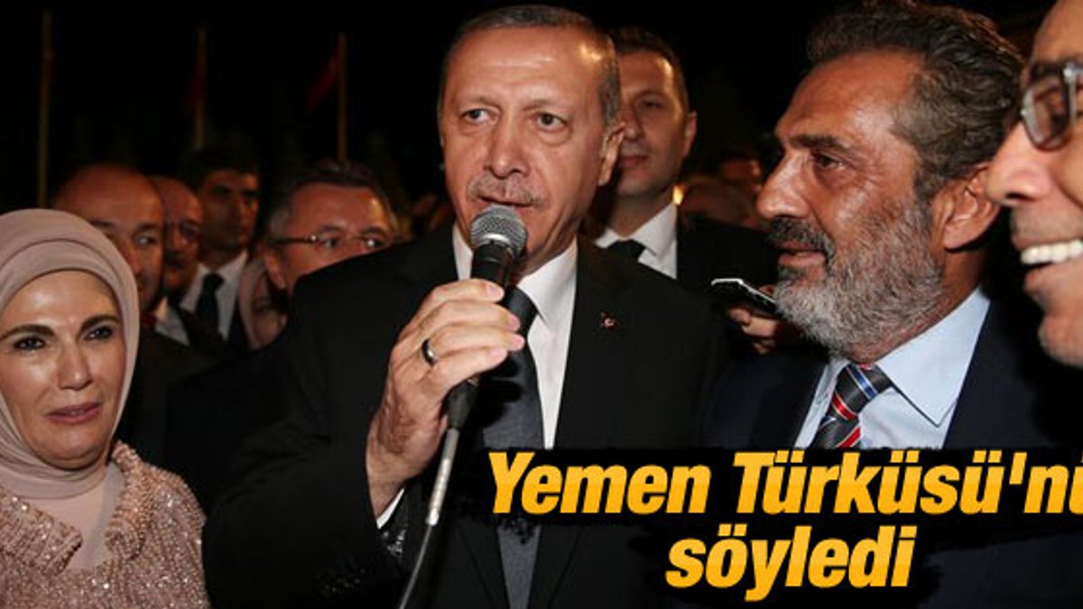 Cumhurbaşkanı Erdoğan resepsiyonda türkü söyledi
