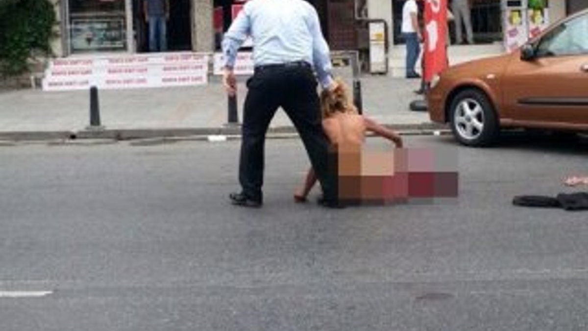 Bağcılar'da kuyumcuyu soyan kadın polisi duyunca soyundu