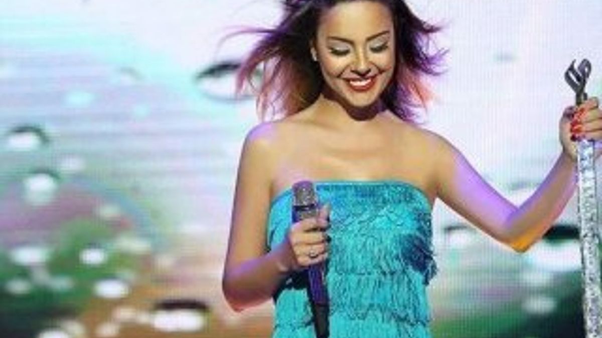 Ebru Gündeş yeni albüm çıkarıyor