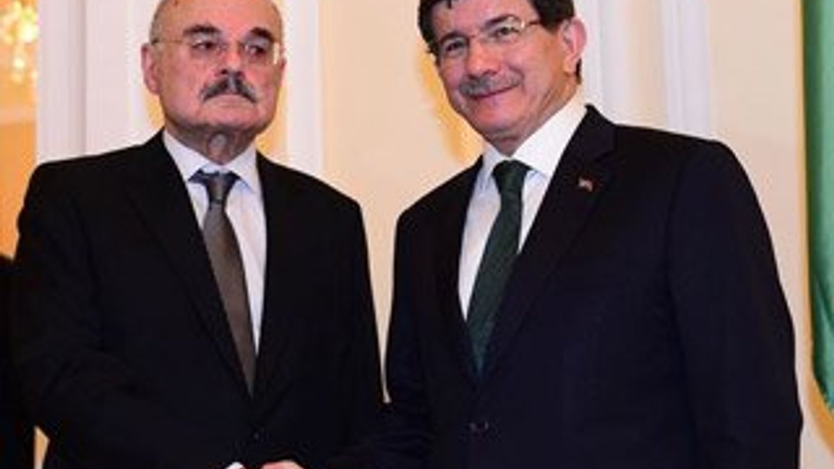 Davutoğlu: Türkiye ve Azerbaycan iki başarı hikayesi