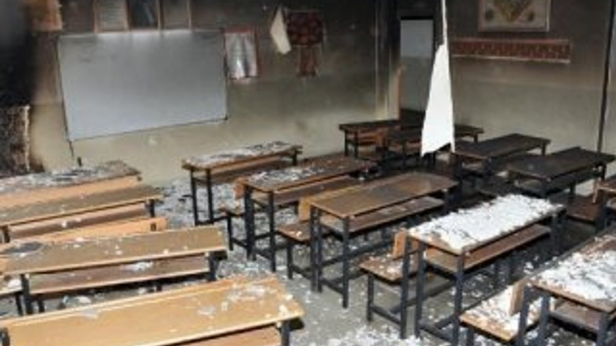 Van'da iki okul PKK tarafından yakıldı