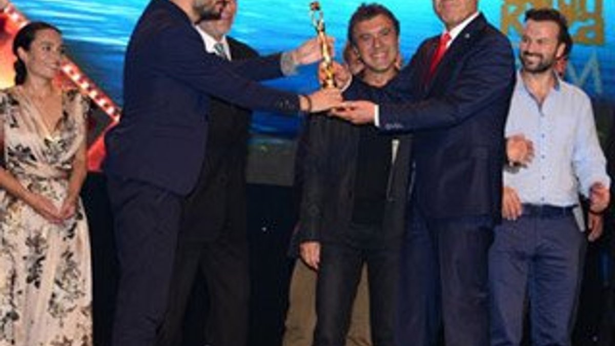 Altın Koza'da en iyi film ödülü Toz Ruhu'na verildi