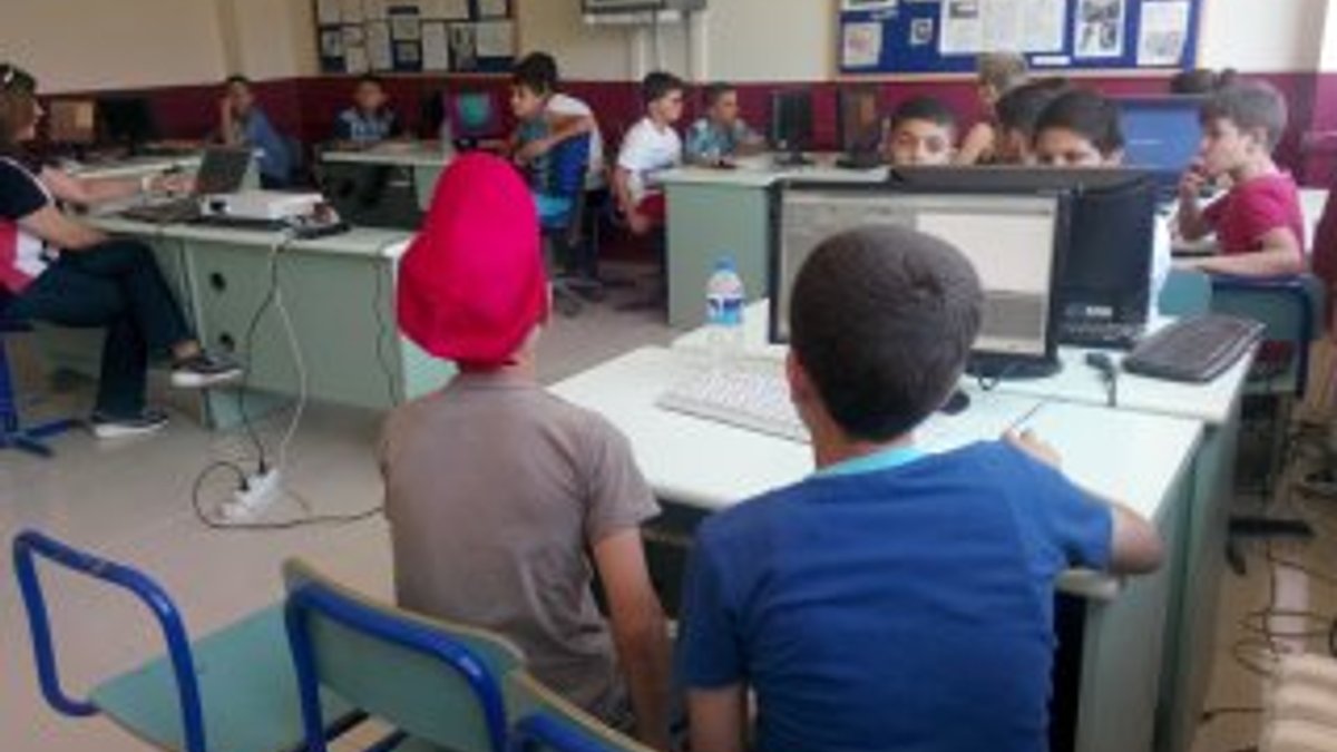 Mardin'de öğrenciler oyunlarını kendileri hazırlıyor