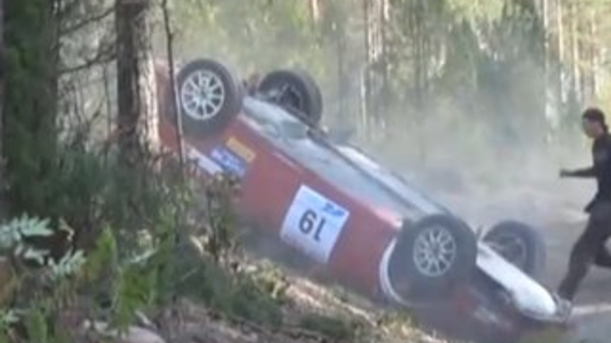 Finlandiya'daki yarışta her araç pert oldu İZLE