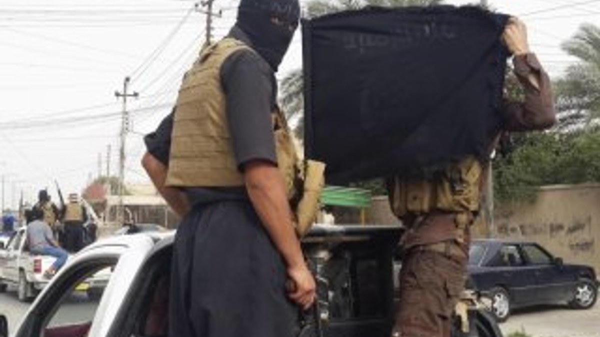 Irak askerleri diye yanlışlıkla IŞİD'e mühimmat verildi