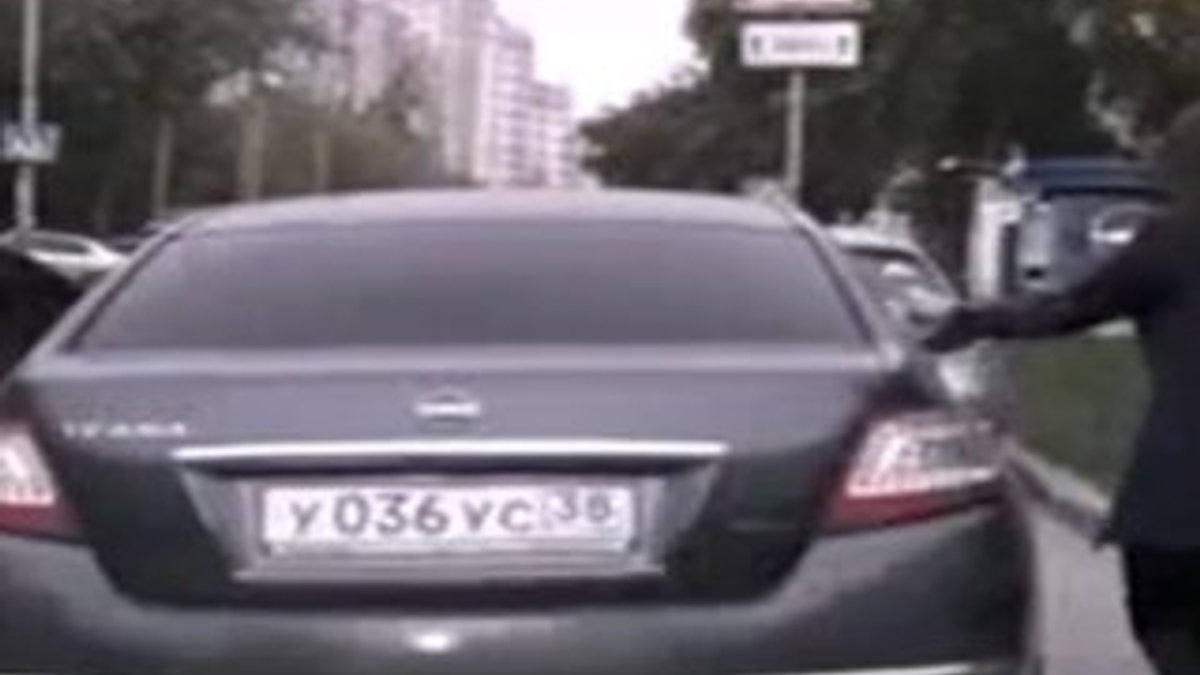 Rus kadın sürücü hırsızlık çetesinin kurbanı oldu