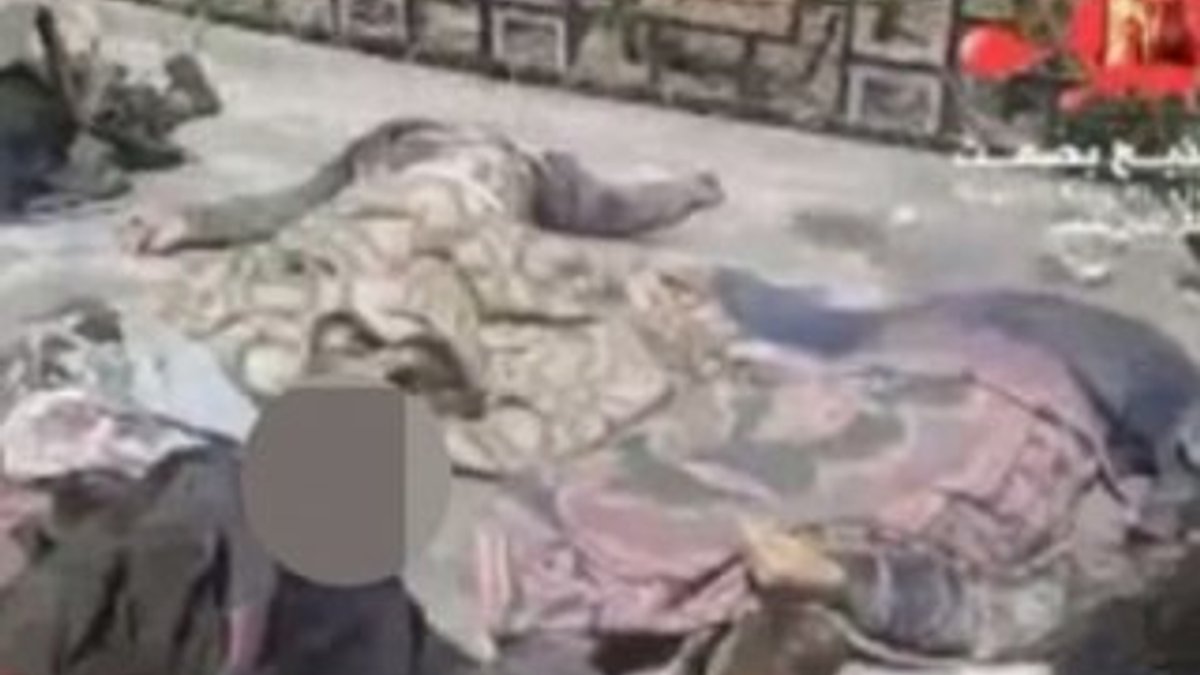 IŞİD öldürdüğü askerlerin cesetlerini sokakta sergiledi İZLE