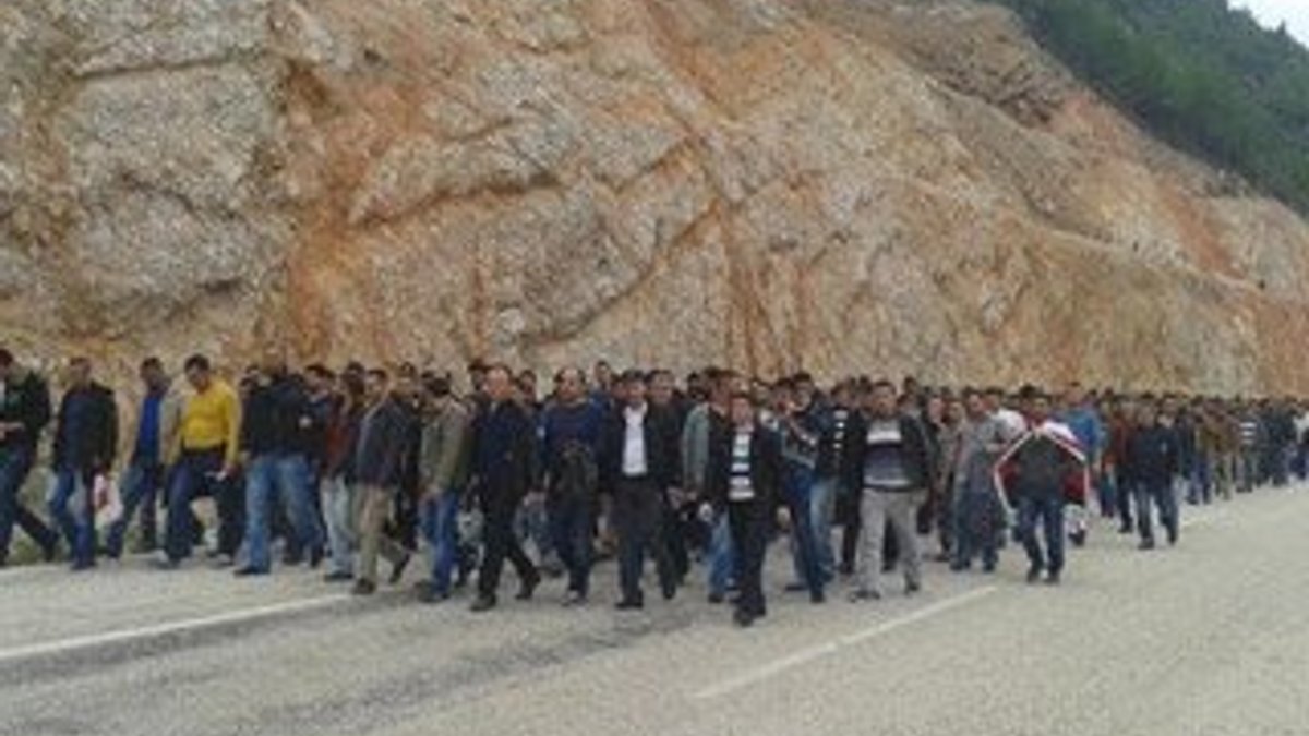 Soma'da maden işçileri Ermenek'e yürüyor