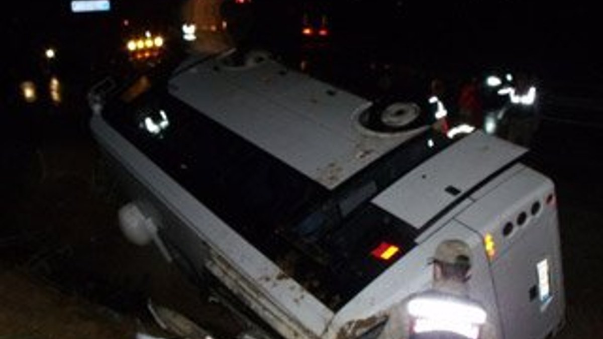 Kahramanmaraş'ta midibüs devrildi: 23 yaralı