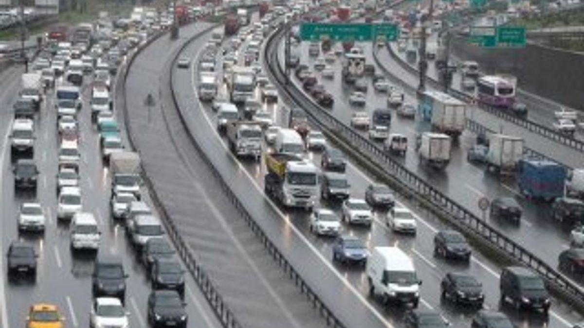 İstanbul'da yağmur trafiği İZLE