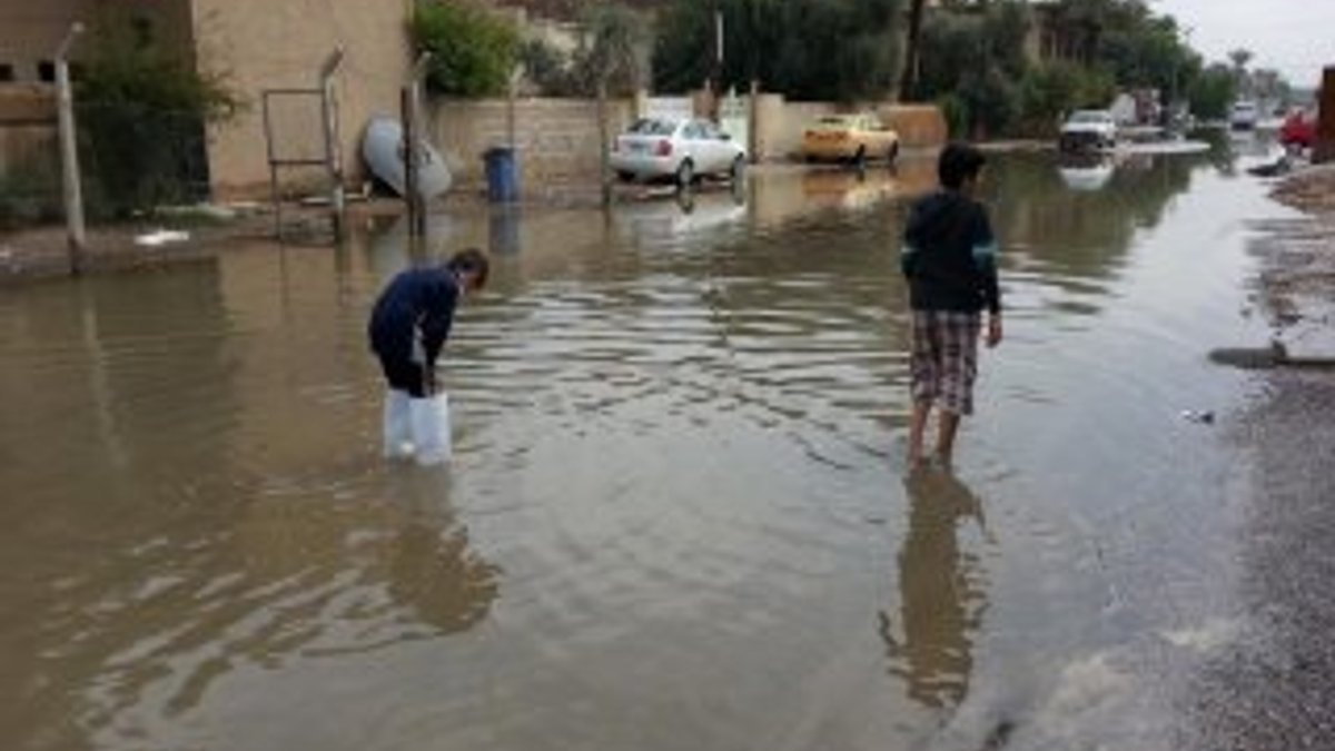 Irak'ta sel sularının altından toplu mezar çıktı
