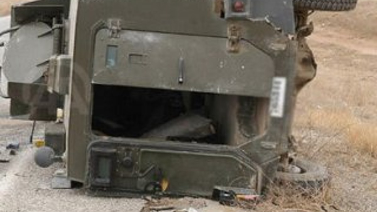 Çukurca'da askeri araç devrildi: 1 şehit