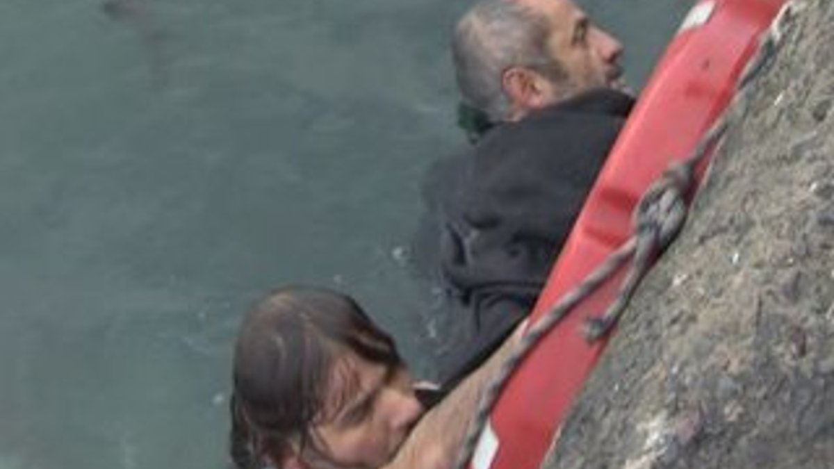 Üsküdar'da denize düşen engelli kişi kurtarıldı İZLE