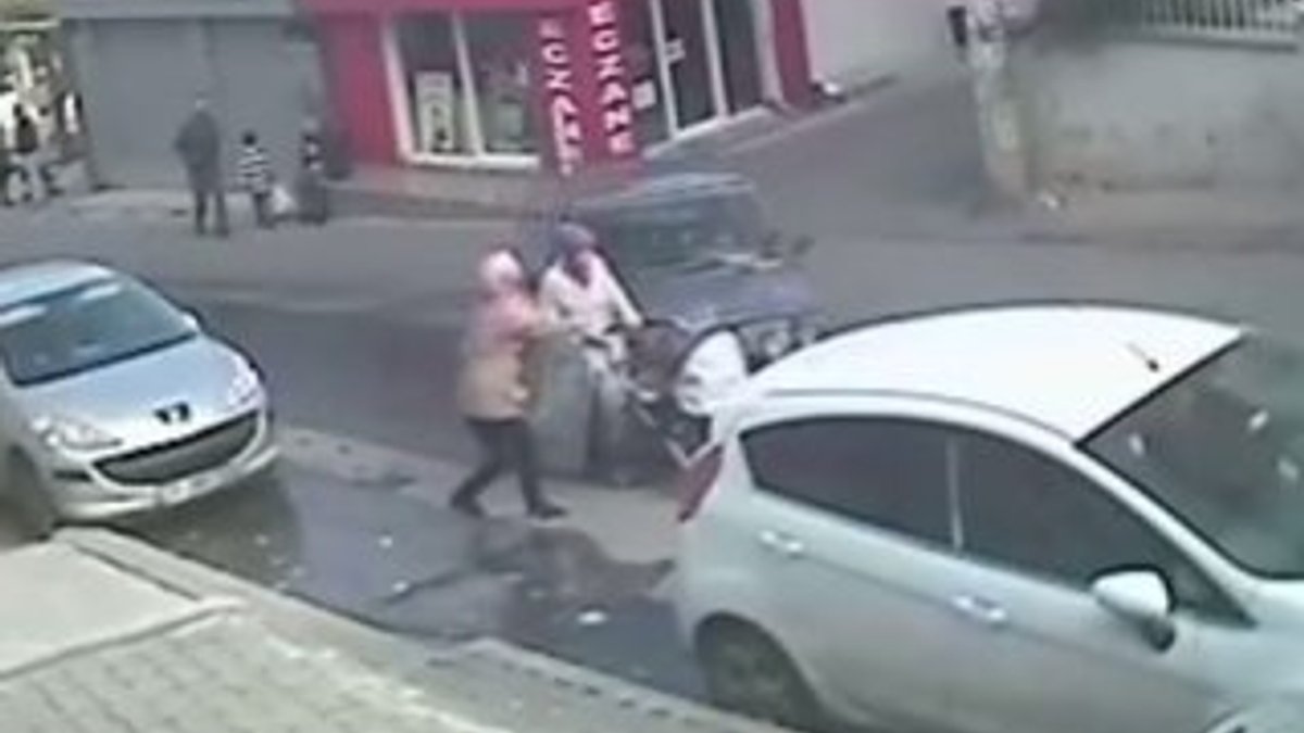 İzmir'de genç sürücü anne ve bebeğini ezdi