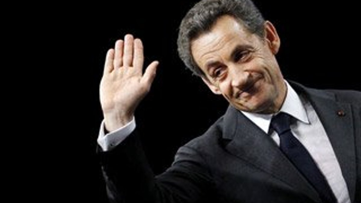 Fransa merkez sağında yarışı Sarkozy kazandı