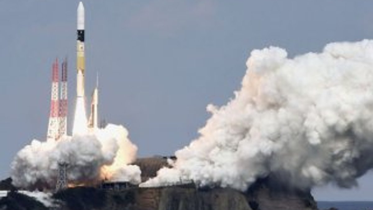 Japonya uzay aracını 6 yıllık yolculuğa gönderdi