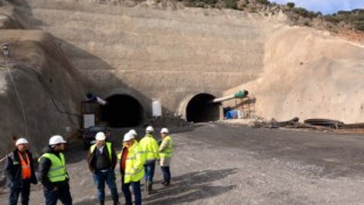 Türkiye'nin en uzun demiryolu tünelinin 250 metresi açıldı