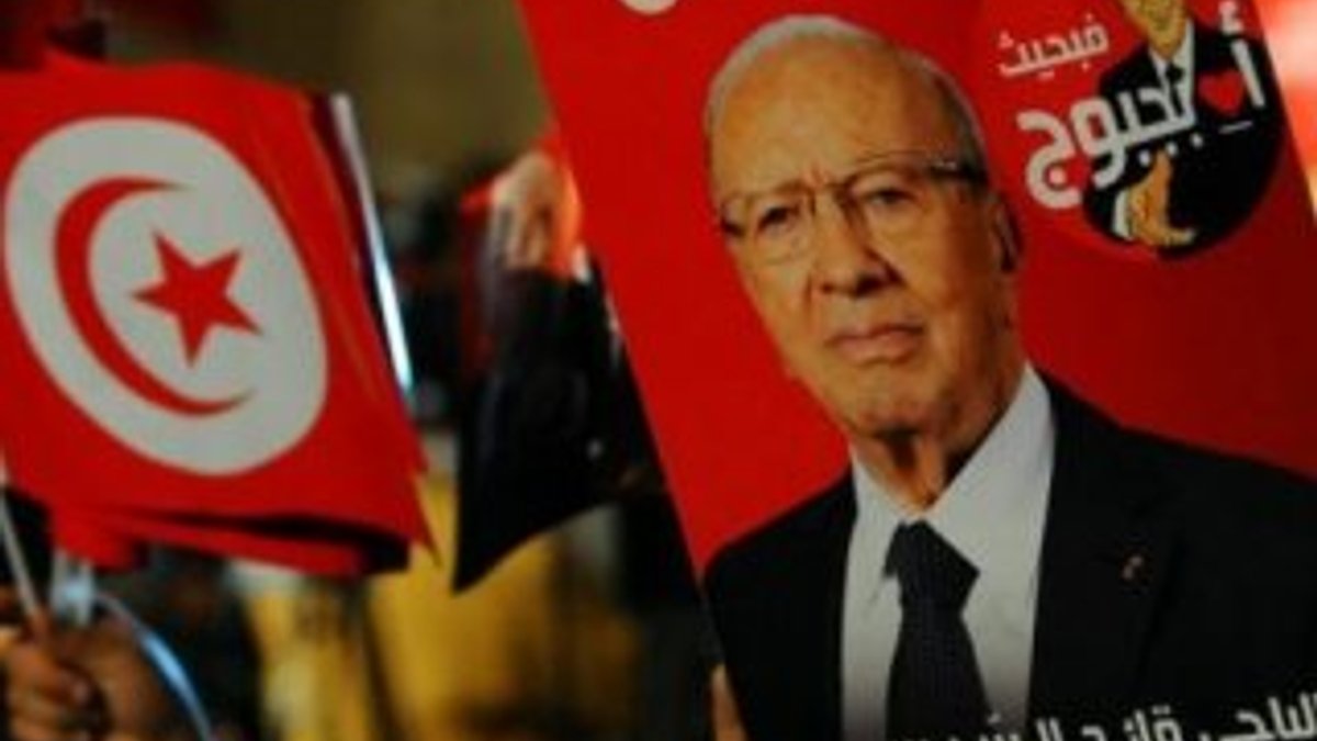 Tunus'ta cumhurbaşkanlığı seçimlerini laik aday kazandı