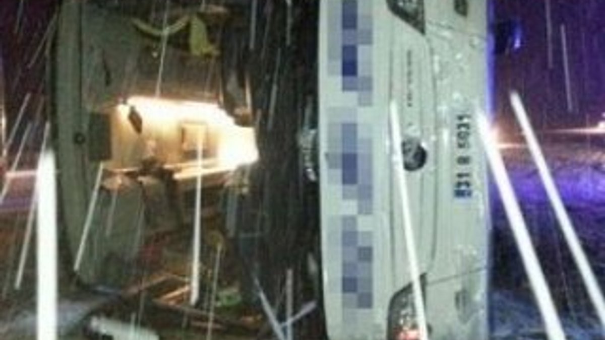 Afyon'da yolcu otobüsü devrildi: 1 ölü 4 ağır yaralı
