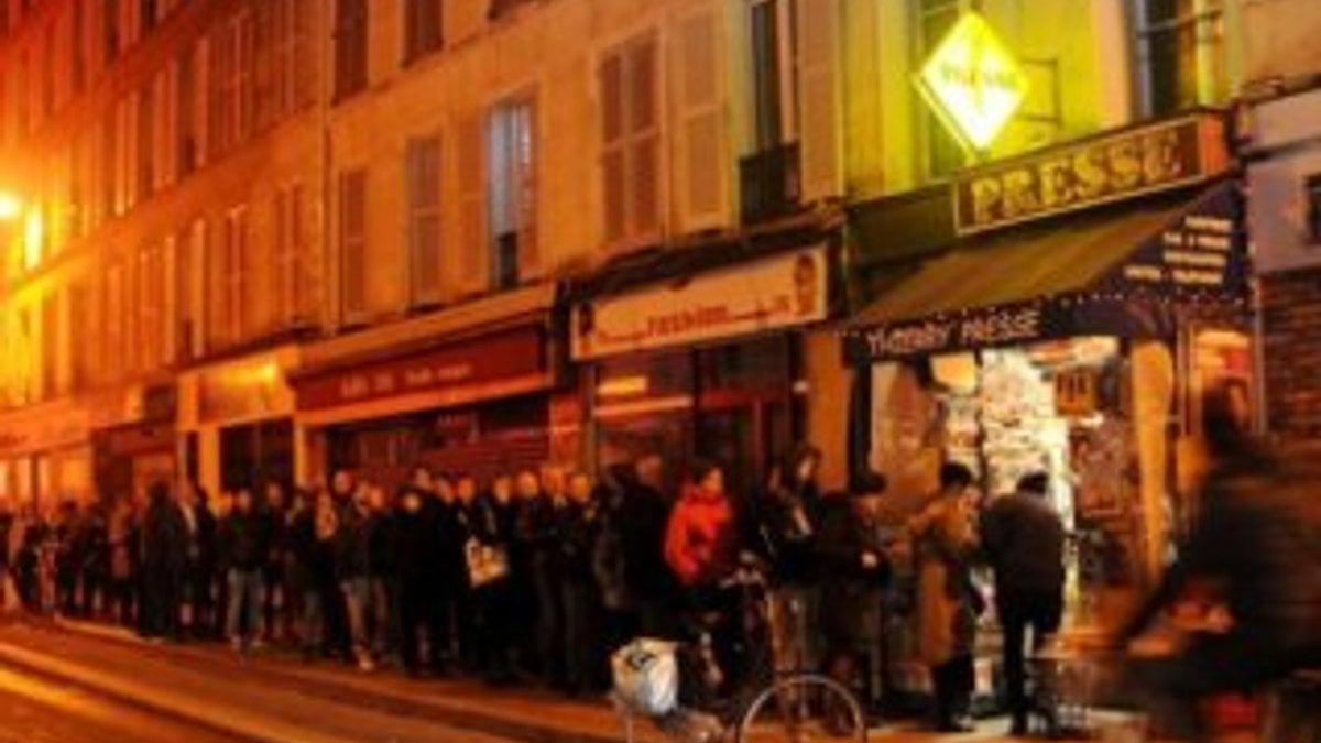 Charlie Hebdo satışı sırasında 54 kişi gözaltına alındı