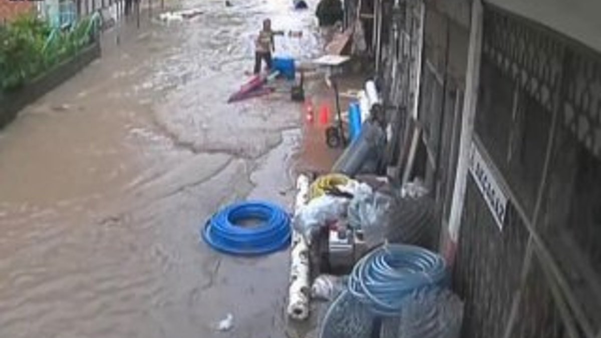 Zonguldak'ta sel felaketi kameralara yansıdı