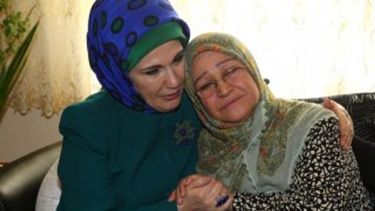 Emine Erdoğan Kırşehir'de huzurevini ziyaret etti