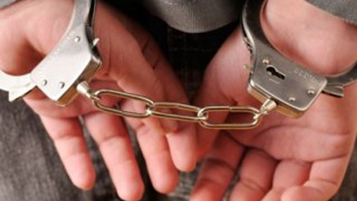 Fransa'da 8 kişi tutuklandı