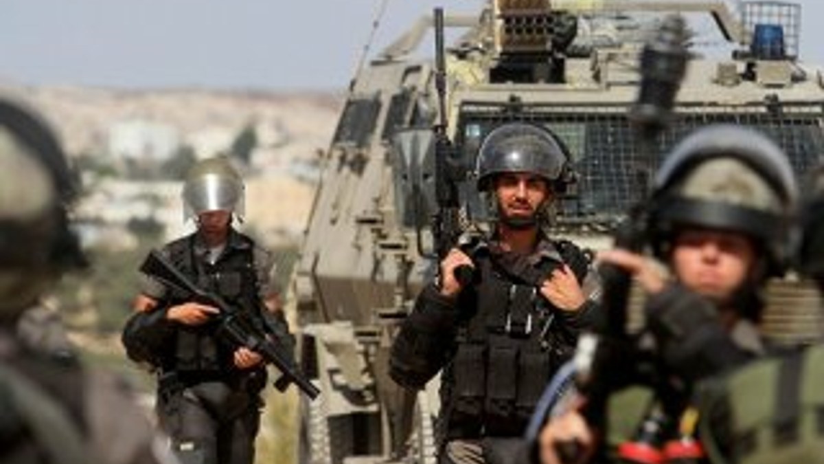 İsrail askerleri Batı Şeria'da okul bastı
