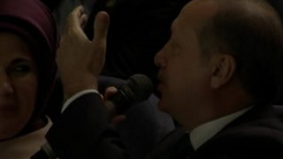 Cumhurbaşkanı Erdoğan şarkı söyledi