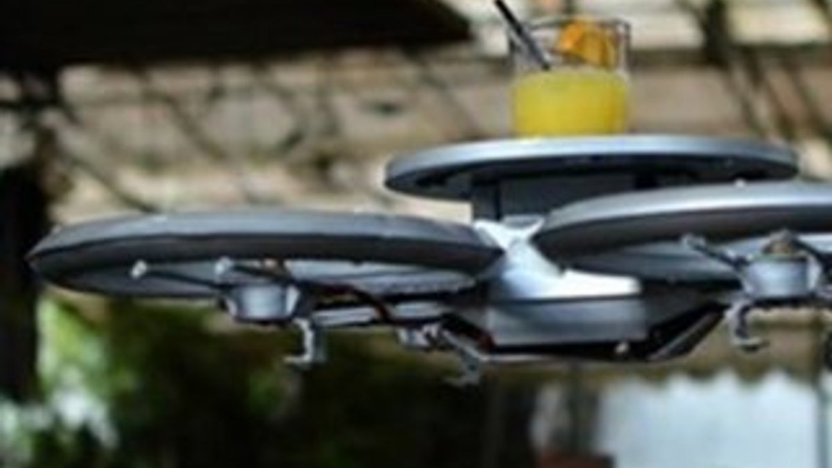 Singapur'da lokantalarda uçan robotlar kullanılacak
