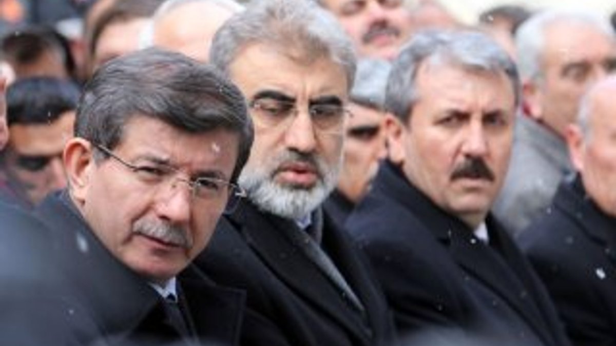 Davutoğlu Yazıcıoğlu'nun annesinin cenazesine katıldı