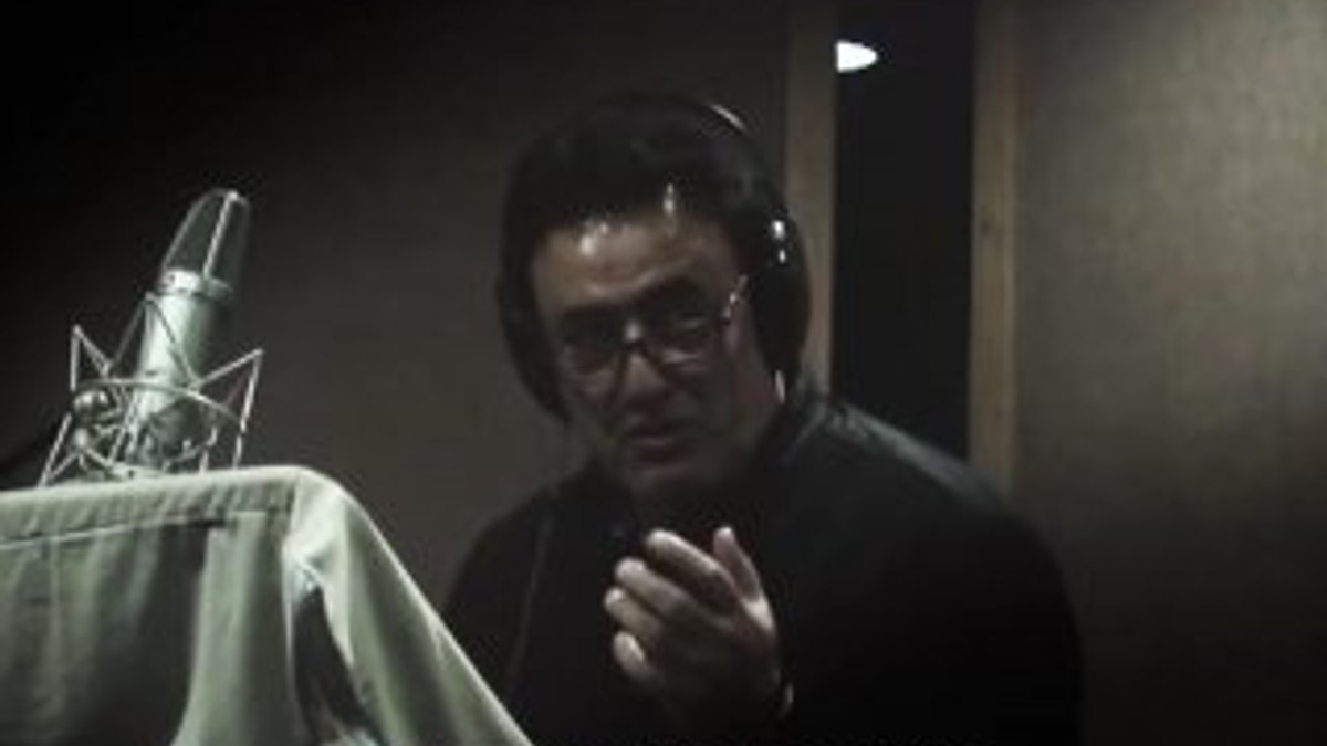 Mahmut Tuncer'den İngilizce klip