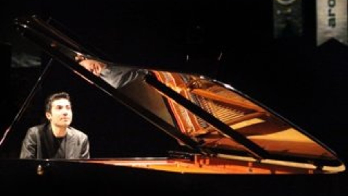 Vedat Kosal'ın anısına piyano yarışması düzenlendi