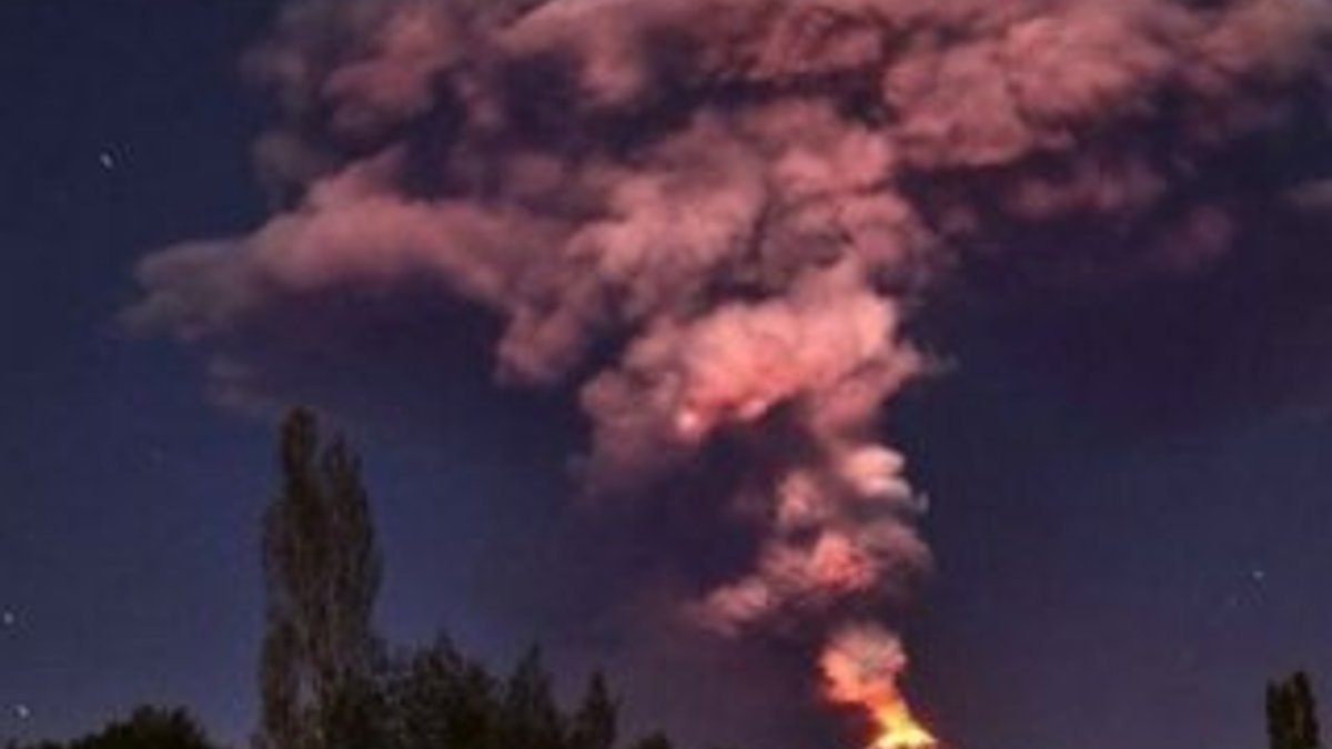 Şili'de yanardağ patladı