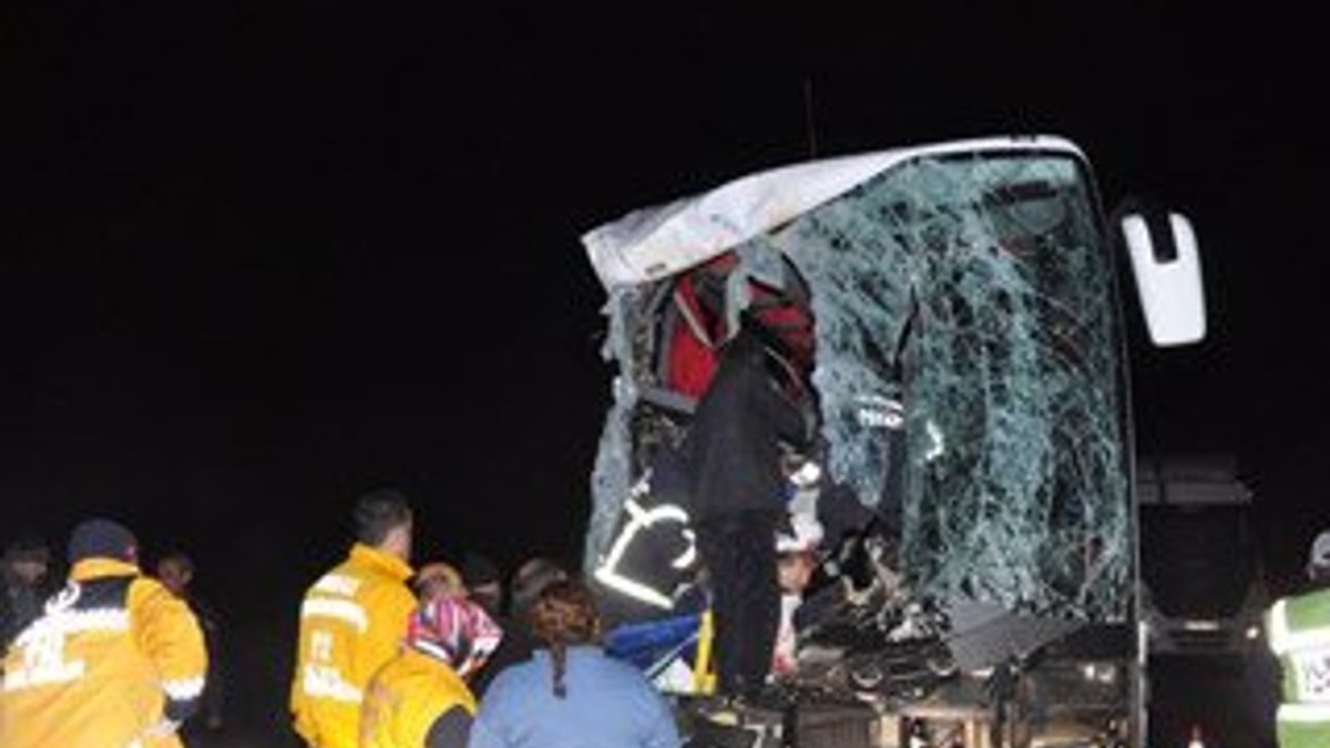 Kırıkkale'de kaza: 2 ölü 13 yaralı
