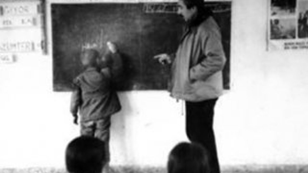 Şener Şen'in öğretmenlik yıllarındaki fotoğrafları