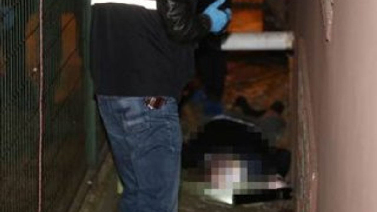 Bursa'da alkollü bir kişi arkadaşını çekiçle öldürdü