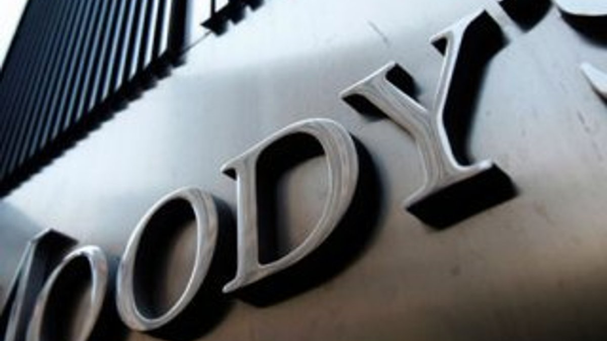 Moody's bankaları izlemeye aldı