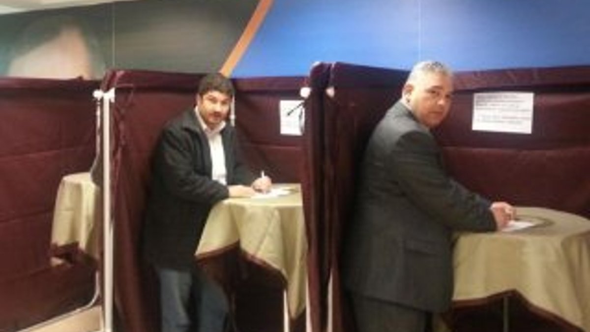 İzmir'de yapılan milletvekili seçiminde izdiham yaşandı